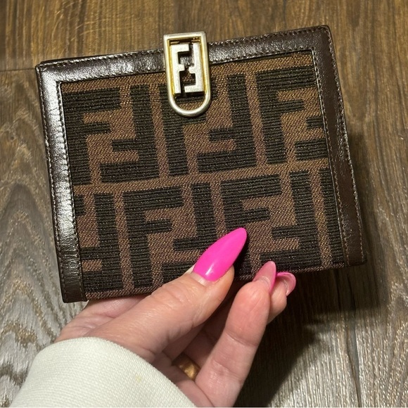 Fendi
Vintage Zucca FF Logo Compact Wallet - Picture 5 of 15